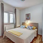 Apartament Fuer 6 Personen Mit Panoramablick Aufs By Interhome Novi Vinodolski